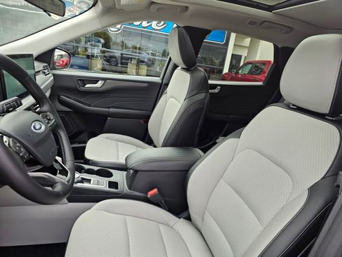 New 2025 Ford Escape Base w/ Class II Trailer Tow Package image 13