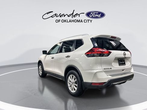 Used 2017 Nissan Rogue SV AWD/4WD image 6