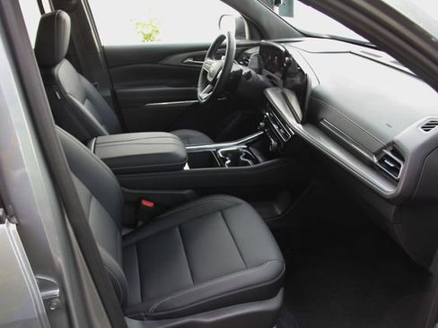 Used 2026 Chevrolet Traverse LT w/ Driver Confidence Package AWD/4WD image 40