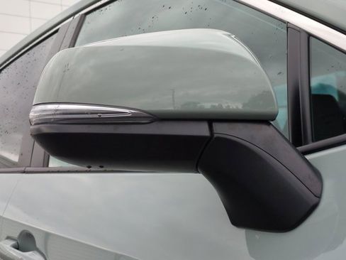 Used 2022 Toyota RAV4 XLE w/ Convenience Package image 12