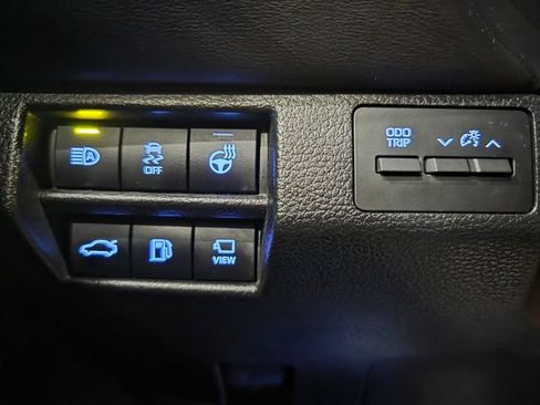 Used 2022 Toyota Avalon Limited w/ Advanced Safety Package FWD image 18