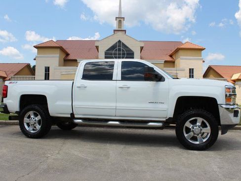 Used 2016 Chevrolet Silverado 2500 LT w/ LT Convenience Package AWD/4WD image 3