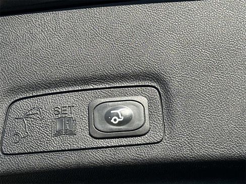 Used 2019 Lincoln MKC Premiere image 7