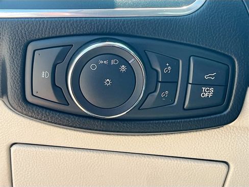 Used 2022 Ford Edge Titanium image 10