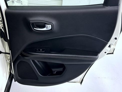 Used 2021 Jeep Compass Latitude AWD/4WD image 17