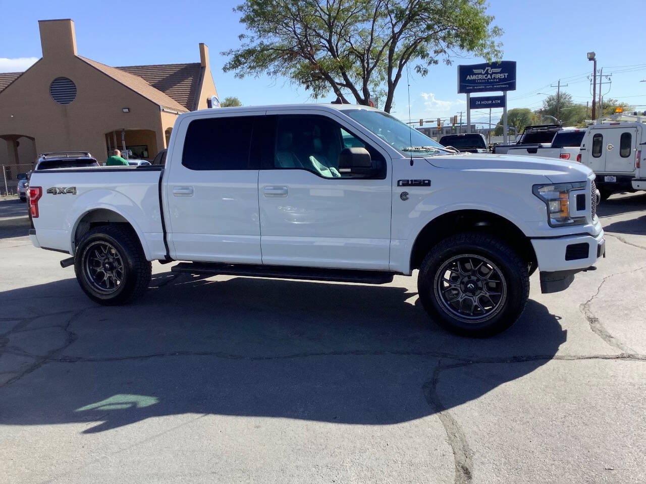 Used 2020 Ford F150 XLT w/ Equipment Group 302A Luxury AWD/4WD image 11
