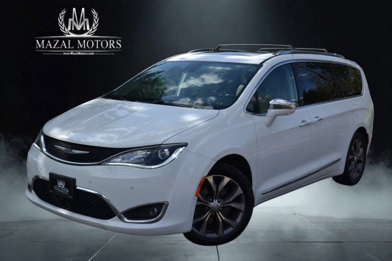 Used 2017 Chrysler Pacifica Limited FWD image 1
