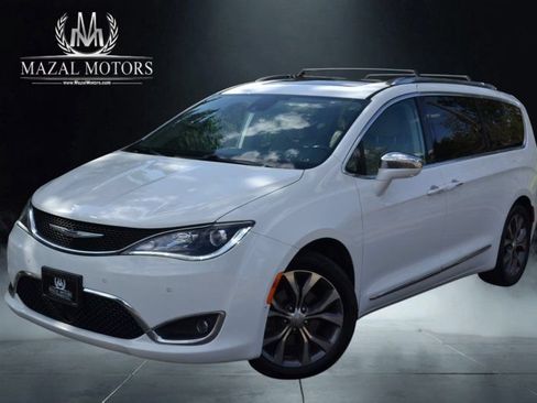 Used 2017 Chrysler Pacifica Limited FWD image 1