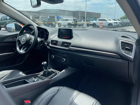 Used 2018 MAZDA MAZDA3 Grand Touring w/ Premium Equipment Package FWD image 18
