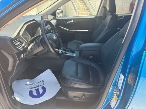 Used 2020 Ford Escape Titanium AWD/4WD image 13