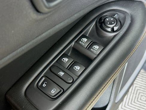 Used 2017 Jeep Compass Limited image 17