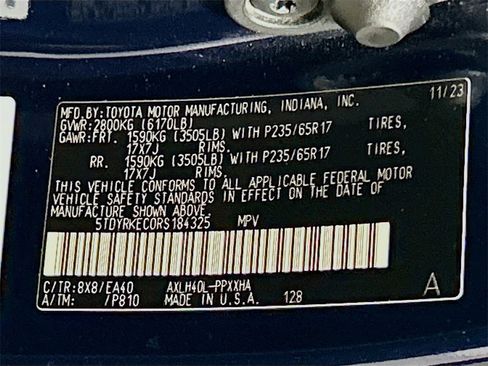 Used 2024 Toyota Sienna XLE image 31