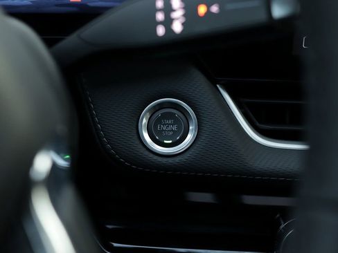 New 2026 Chevrolet Equinox LT w/ Convenience Package II image 21