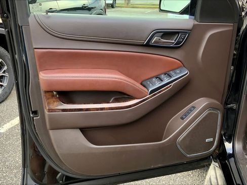 Used 2015 Chevrolet Tahoe LTZ RWD image 21