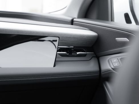 Used 2025 Audi Q6 e-tron Premium Plus w/ Premium Plus image 15