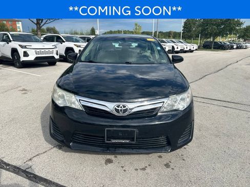 Used 2014 Toyota Camry LE FWD image 2