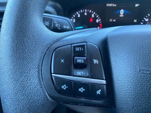 Used 2021 Ford Explorer Base image 16