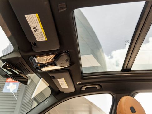 Used 2024 BMW X5 xDrive40i w/ Parking Assistance Package image 22