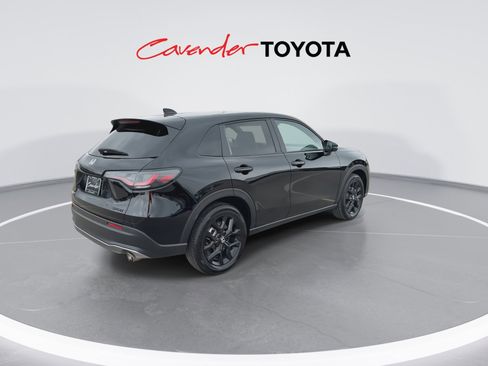 Used 2025 Honda HR-V Sport image 8