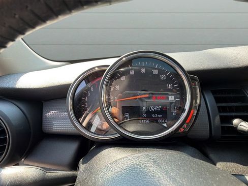 Used 2020 MINI Cooper 4-Door Hardtop w/ Storage Package FWD image 19