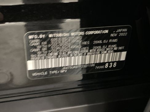 Used 2023 Mitsubishi Outlander SE image 28