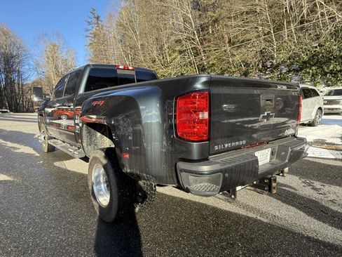Used 2019 Chevrolet Silverado 3500 High Country w/ Duramax Plus Package image 3