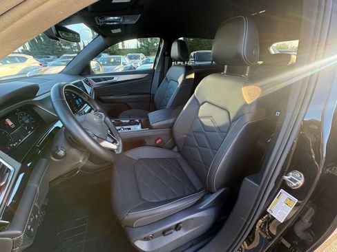 Used 2025 Volkswagen Atlas Cross Sport SE image 38