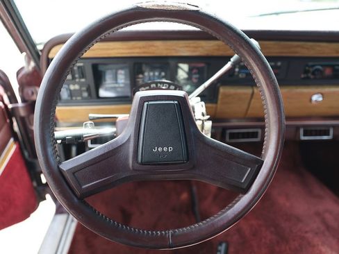 Used 1988 Jeep Grand Wagoneer AWD/4WD image 13
