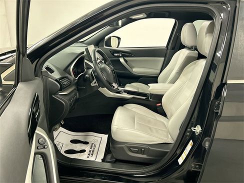 Used 2023 Mitsubishi Eclipse Cross SEL image 9