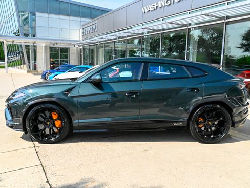 Used 2024 Lamborghini Urus Performante AWD/4WD image 8