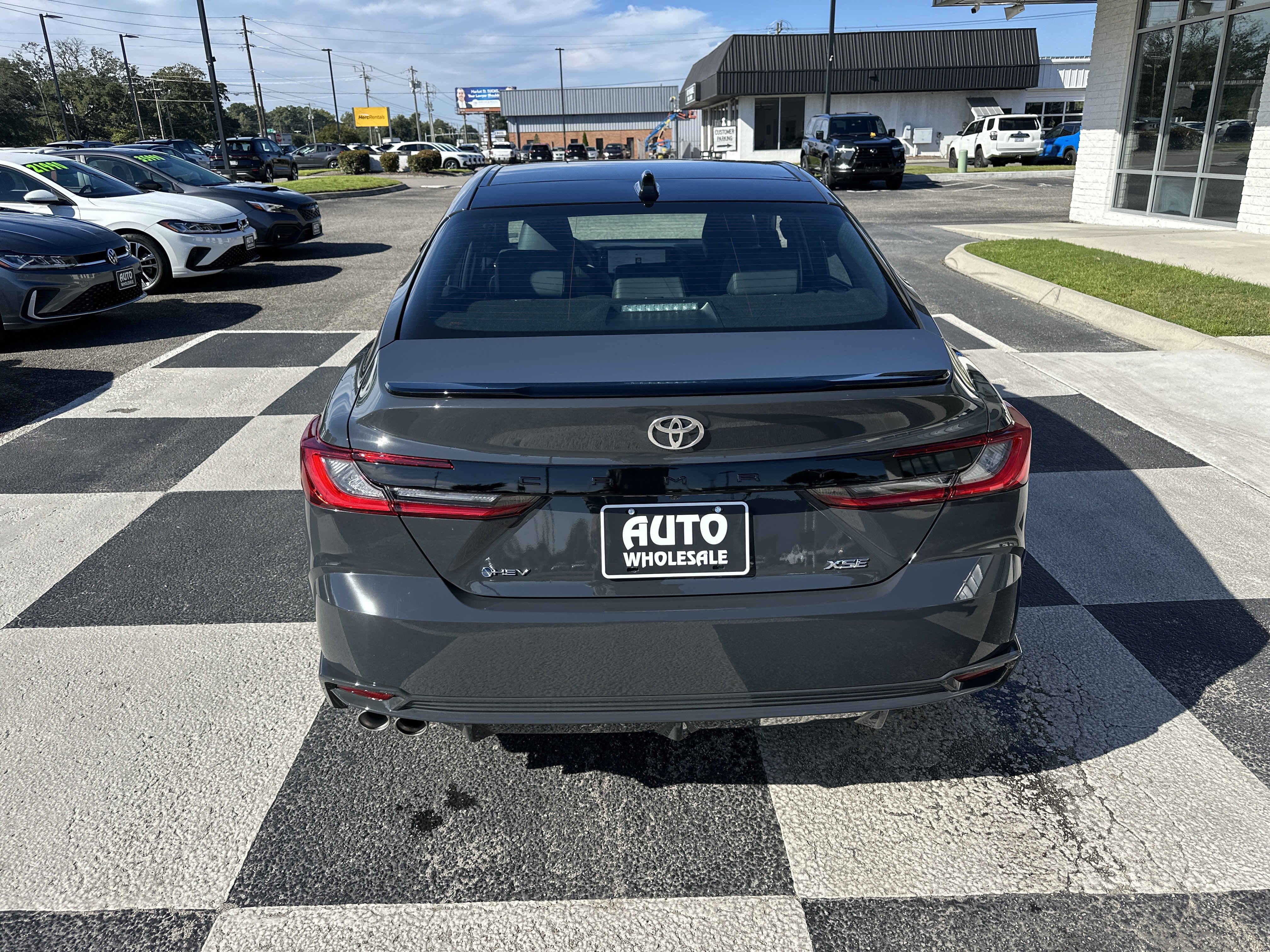 Used 2026 Toyota Camry Hybrid FWD image 4