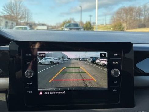 New 2026 Volkswagen Taos SE AWD/4WD image 3
