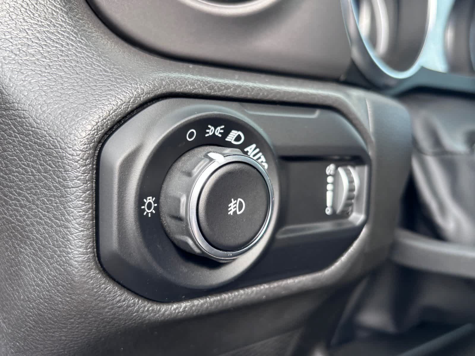 Used 2023 Jeep Wrangler Unlimited Sport AWD/4WD image 24