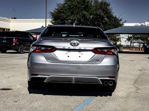 Used 2024 Toyota Camry SE image 6