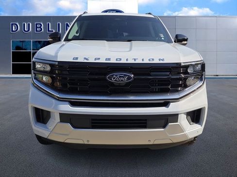 New 2025 Ford Expedition Platinum w/ Driver's Package image 2