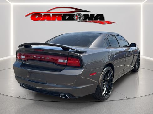 Used 2014 Dodge Charger SE RWD image 6