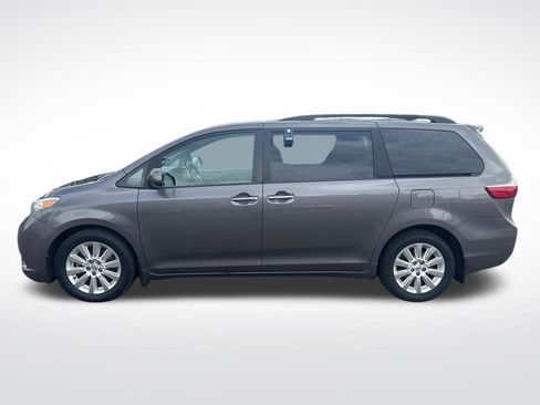 Used 2015 Toyota Sienna XLE w/ XLE Navigation Package AWD/4WD image 4