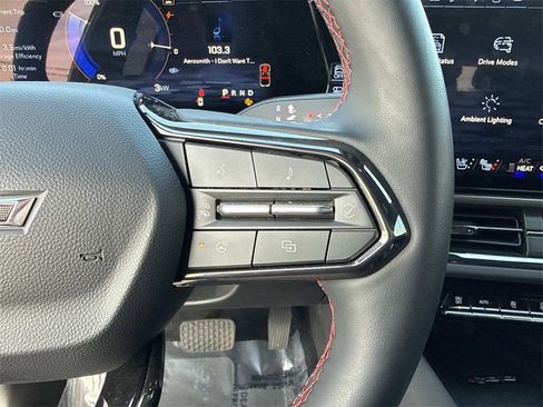 Used 2025 Chevrolet Equinox EV RS w/ Convenience Package II image 17