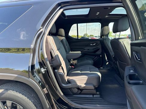 Used 2023 Chevrolet Traverse RS AWD/4WD image 13