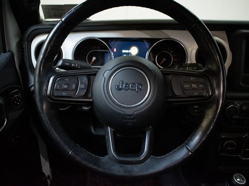 Used 2021 Jeep Wrangler Unlimited Islander image 12