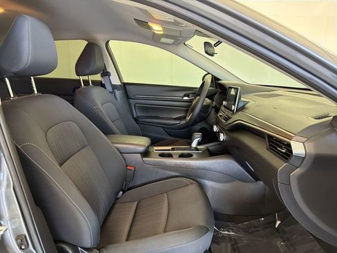 Certified 2025 Nissan Altima 2.5 SV FWD image 18