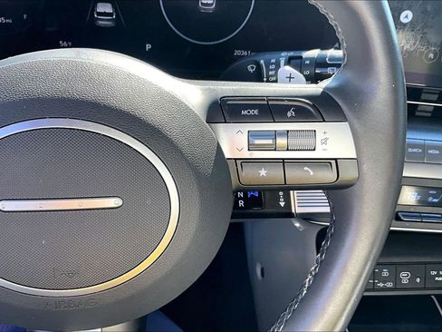 Used 2024 Hyundai Kona Limited image 28