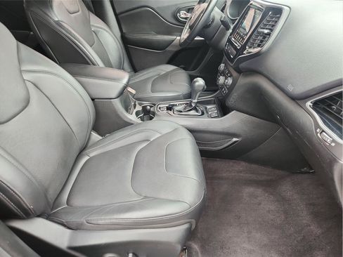 Used 2019 Jeep Cherokee Limited FWD image 26