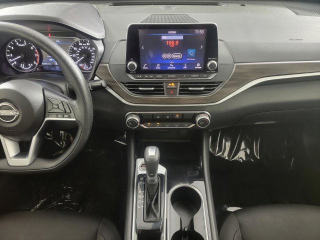 Used 2024 Nissan Altima 2.5 SV FWD image 21