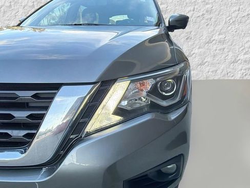 Used 2020 Nissan Pathfinder Platinum image 9