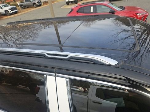 Used 2022 Jeep Grand Wagoneer Series III w/ Rear Seat Video Group 1 image 5