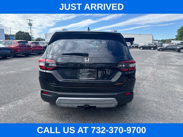 Used 2025 Honda Pilot TrailSport image 5