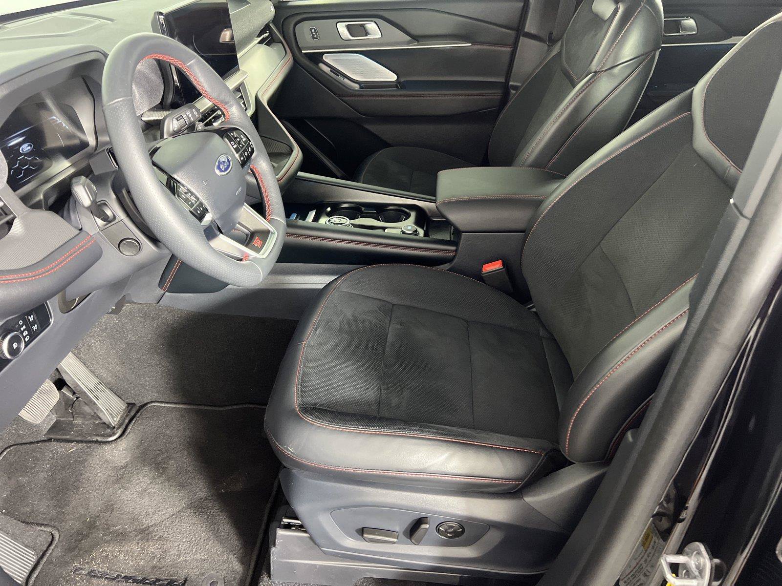 Used 2025 Ford Explorer ST AWD/4WD image 8