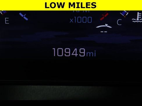 Used 2025 Chevrolet Traverse Z71 w/ Driver Confidence Package image 9