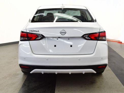 Used 2025 Nissan Versa SV FWD image 3